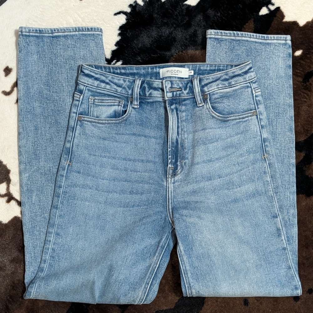 Hidden Light Wash High-Rise Straight Jeans